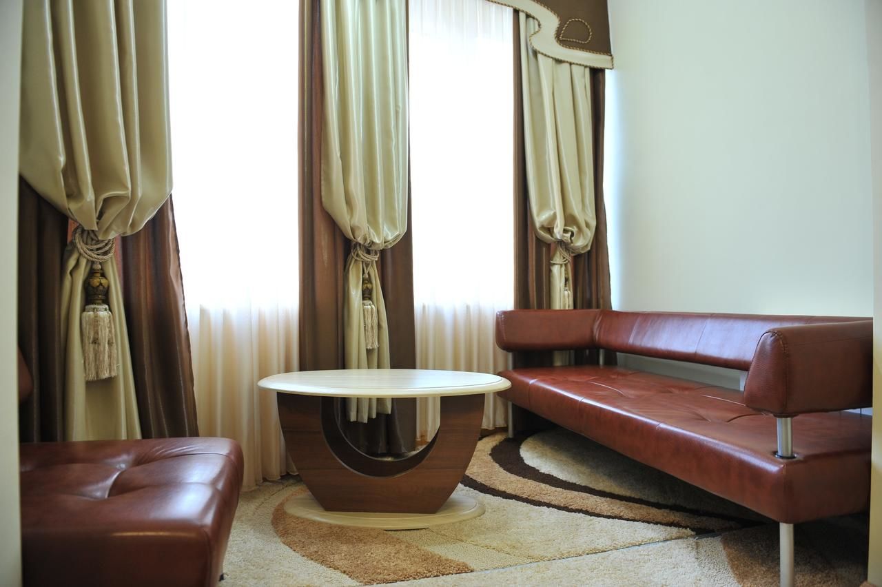 Отель Отель Андинна Черновцы